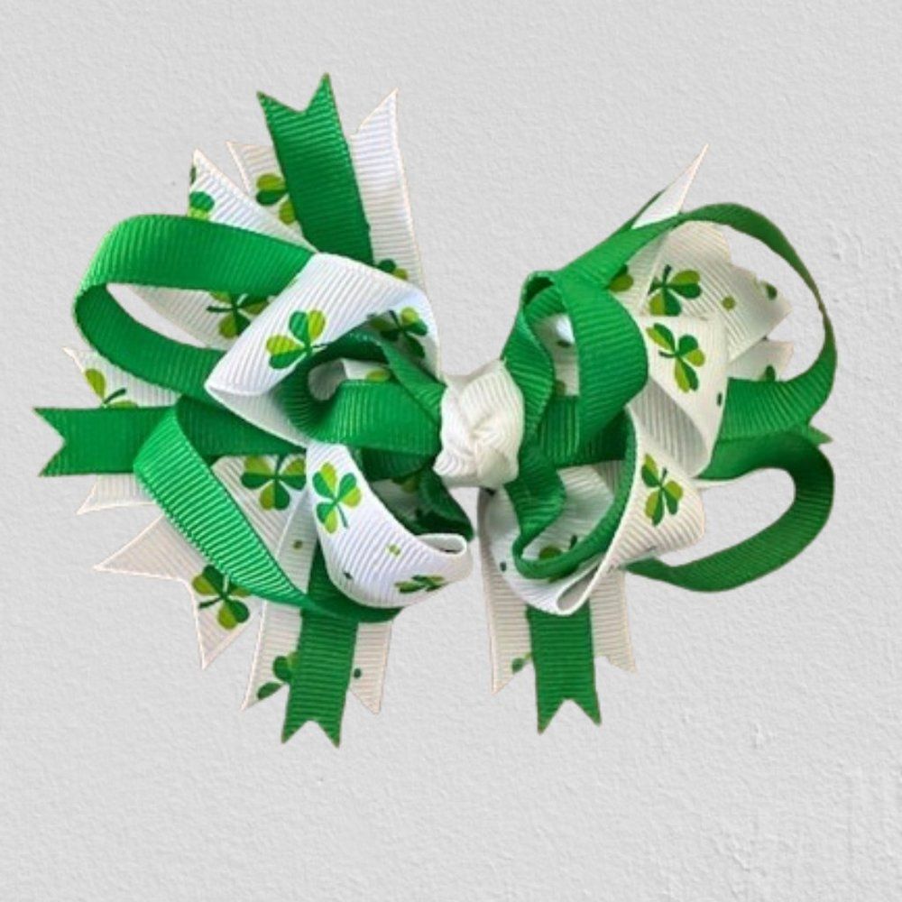 White & Green Shamrocks Boutique Deluxe Bow 5B4532 NWT Handmade Boutique